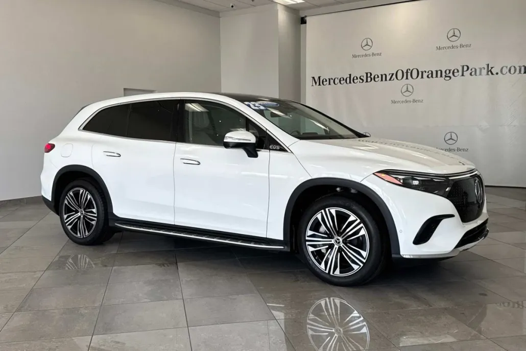 2023 Mercedes Benz EQS SUV 450 photo 1