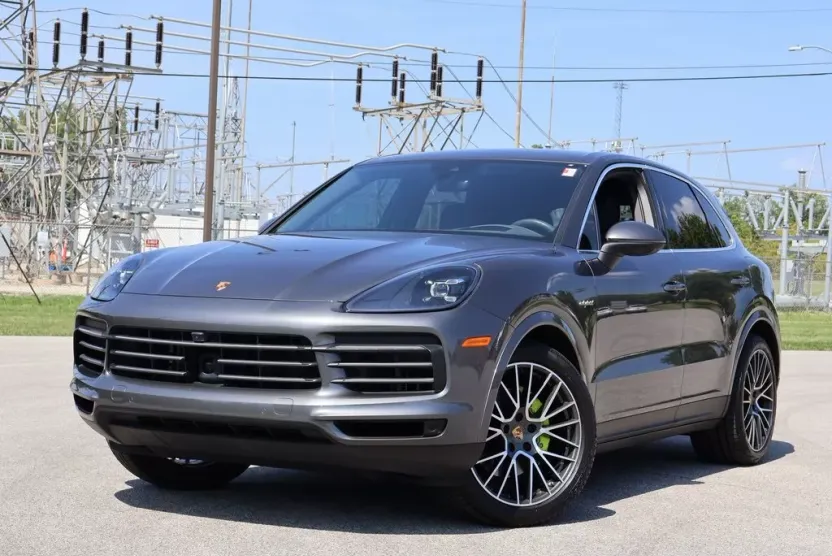 2023 Porsche Cayenne E-Hybrid photo 1