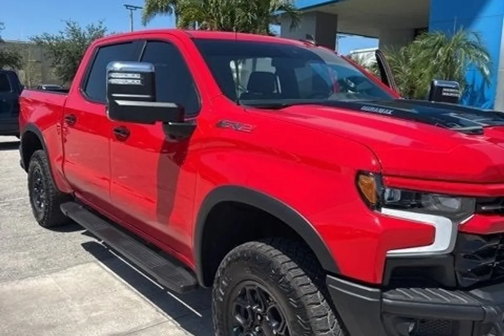 2024 Chevrolet Silverado 1500 ZR2 photo 1