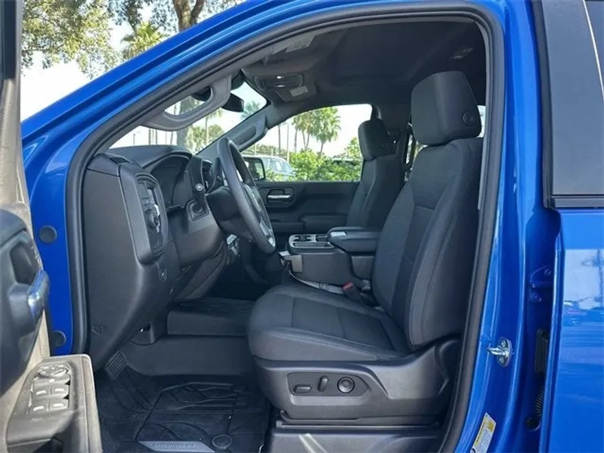 2026 Chevrolet Silverado 1500 Custom photo 1