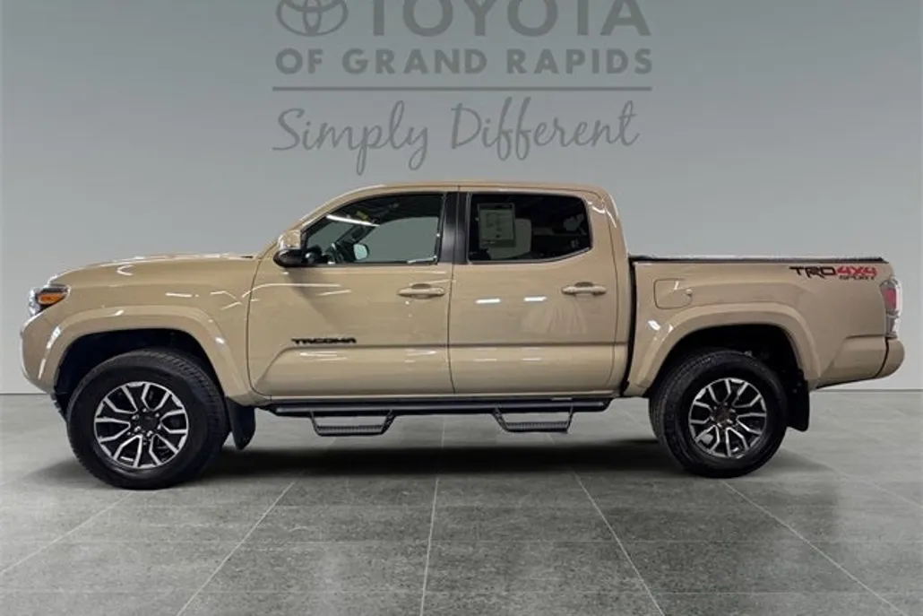 2020 Toyota Tacoma TRD Sport V6 photo 1