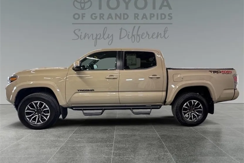 2020 Toyota Tacoma TRD Sport V6 photo 1
