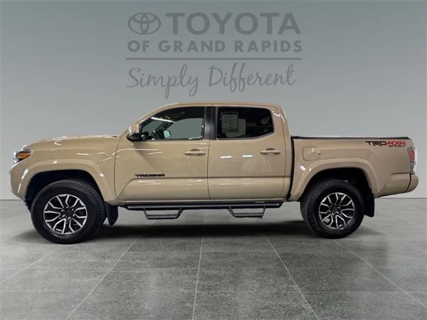 2020 Toyota Tacoma TRD Sport V6 photo 1