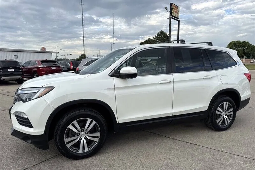 2017 Honda Pilot EX-L photo 1