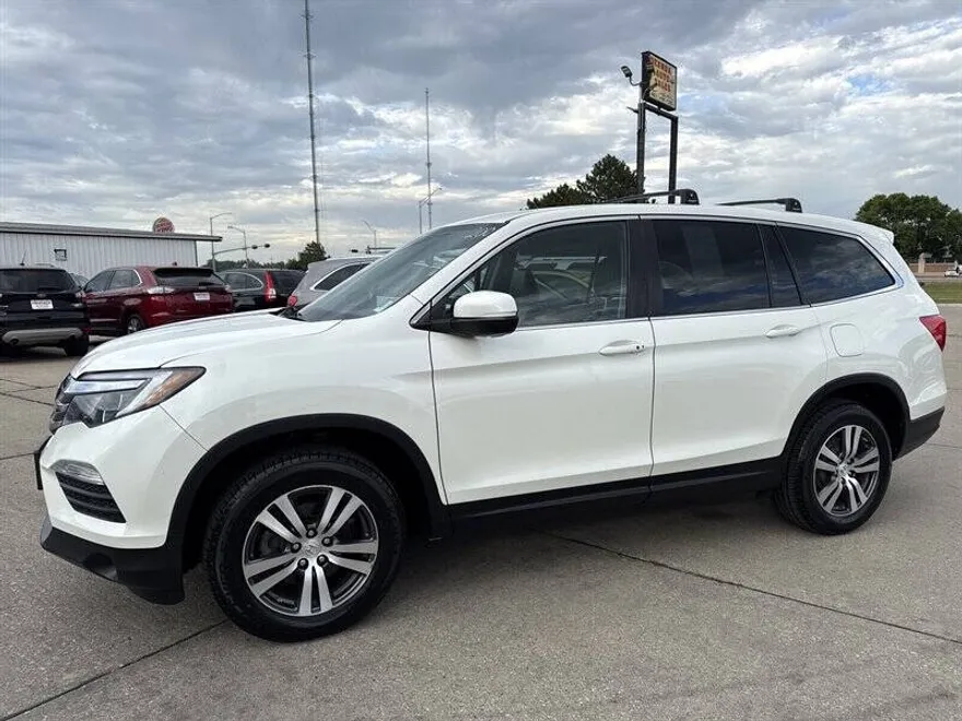 2017 Honda Pilot EX-L photo 1