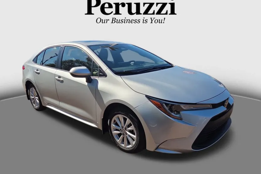 2023 Toyota Corolla LE photo 1