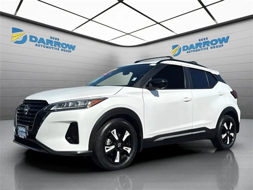 2022 Nissan Kicks SR photo 1