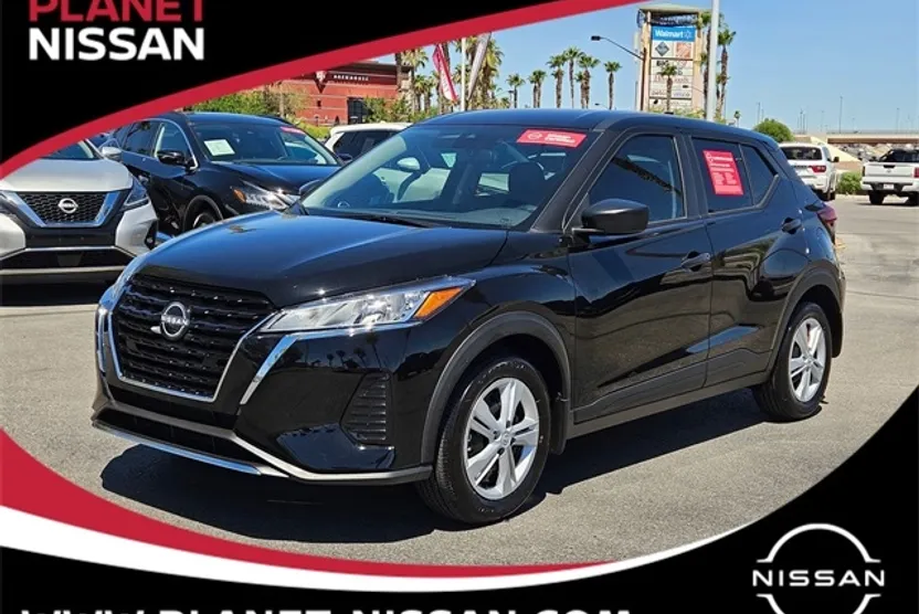 2025 Nissan Kicks Play S photo 1