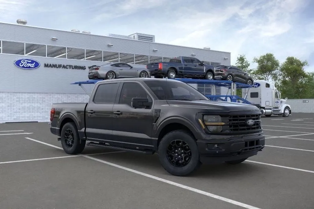 2025 Ford F-150 XLT photo 1