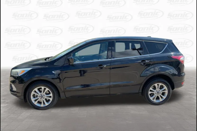 2017 Ford Escape SE photo 1