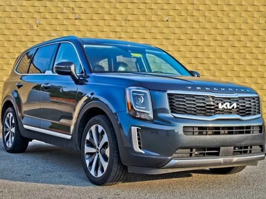 2022 Kia Telluride S photo 1