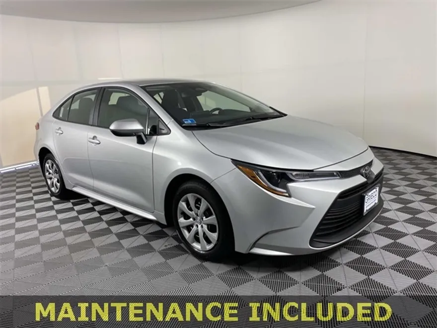 2025 Toyota Corolla LE photo 1