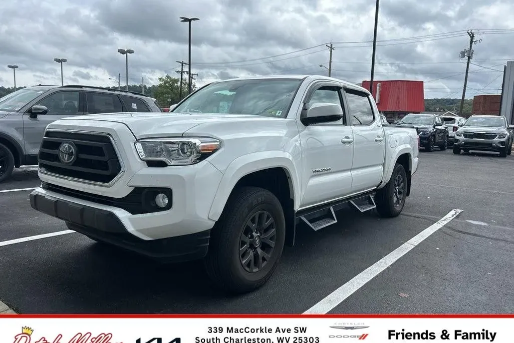 2023 Toyota Tacoma SR5 photo 1
