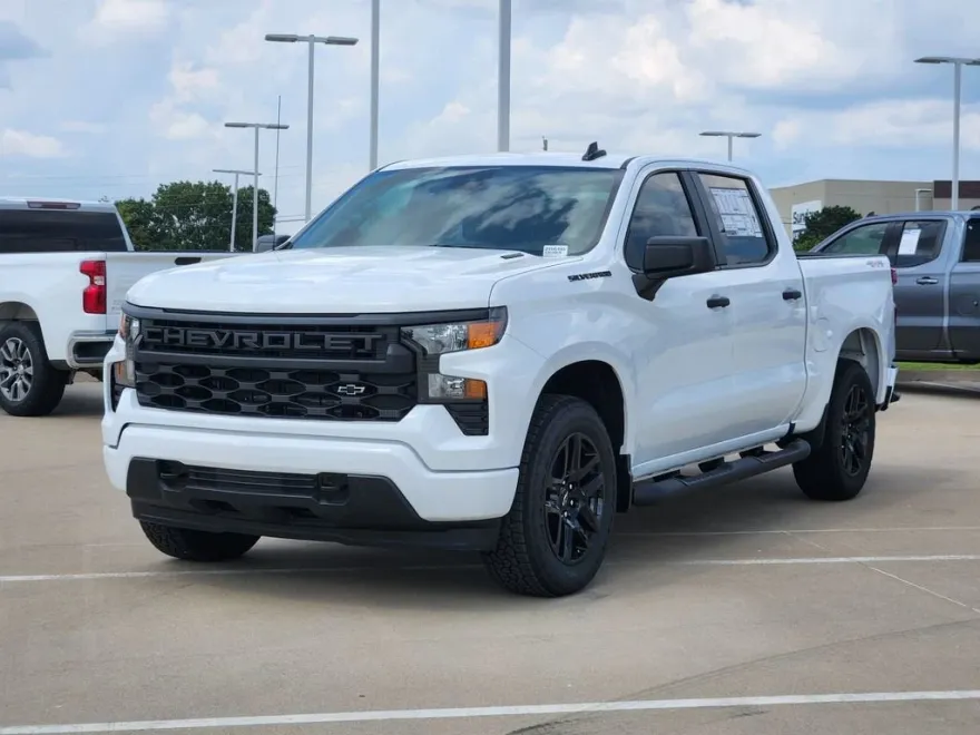 2026 Chevrolet Silverado Custom photo 1