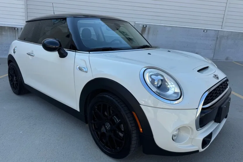 2017 Mini Cooper 2 Door Hardtop S photo 1