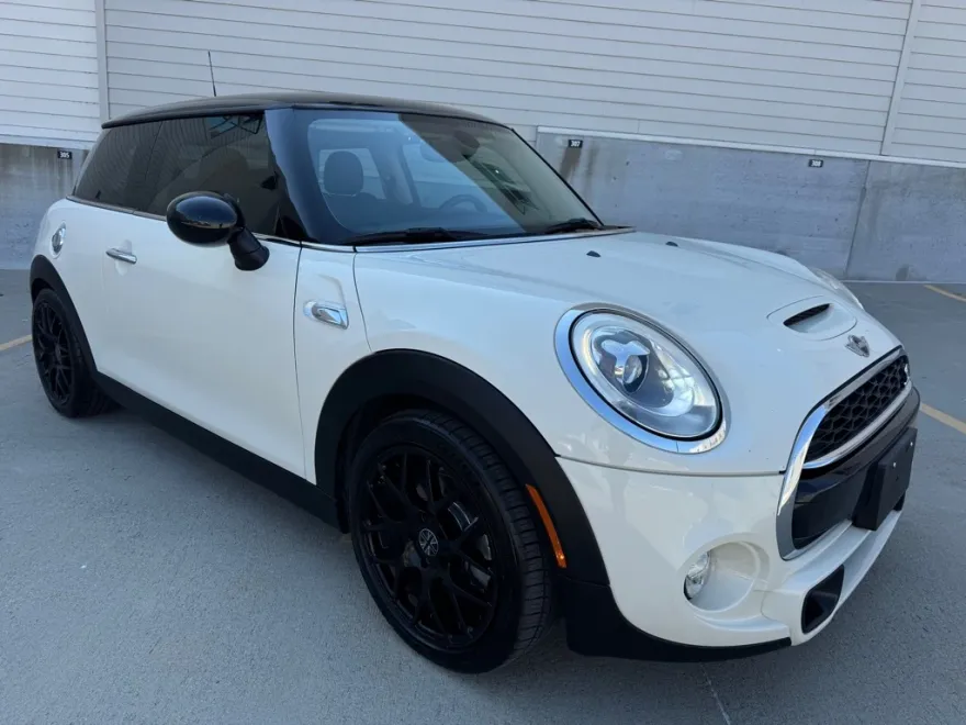 2017 Mini Cooper 2 Door Hardtop S photo 1