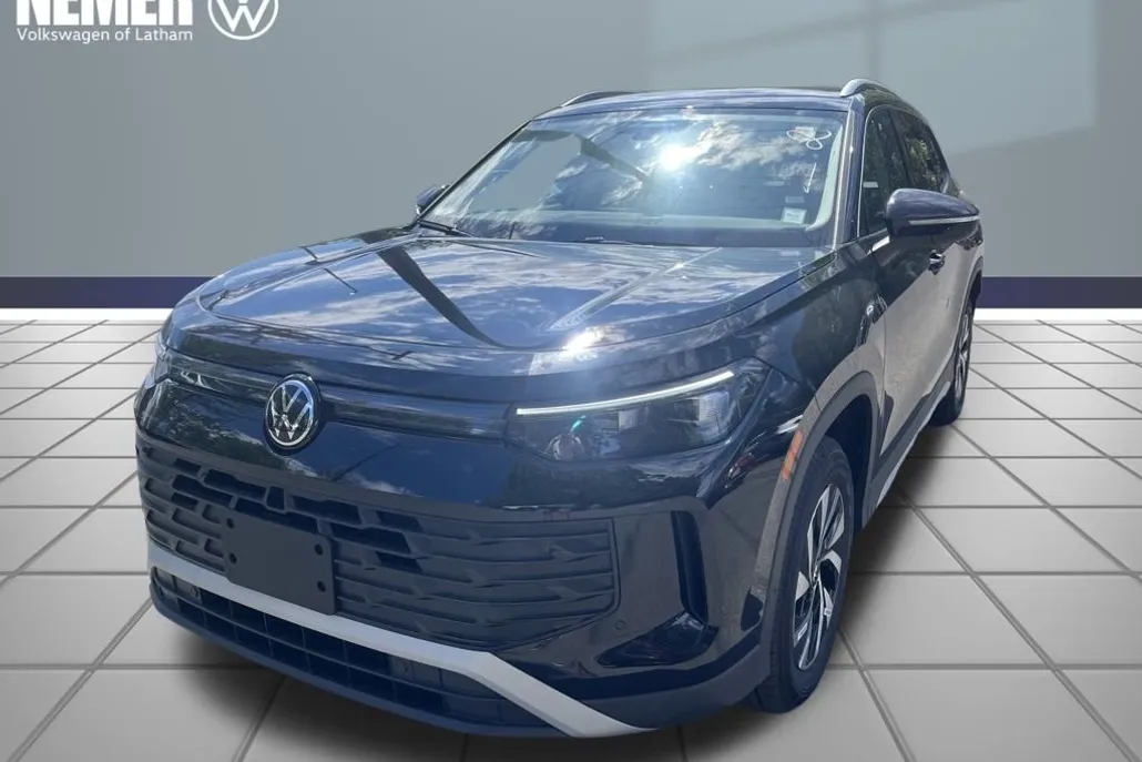 2025 Volkswagen Tiguan S photo 1