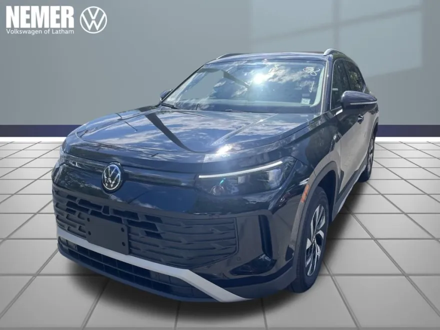 2025 Volkswagen Tiguan S photo 1