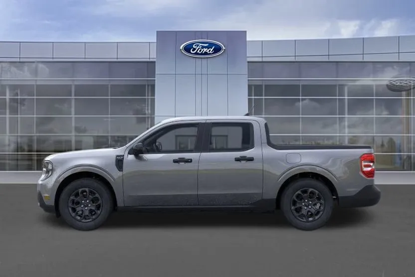 2025 Ford Maverick XLT photo 1