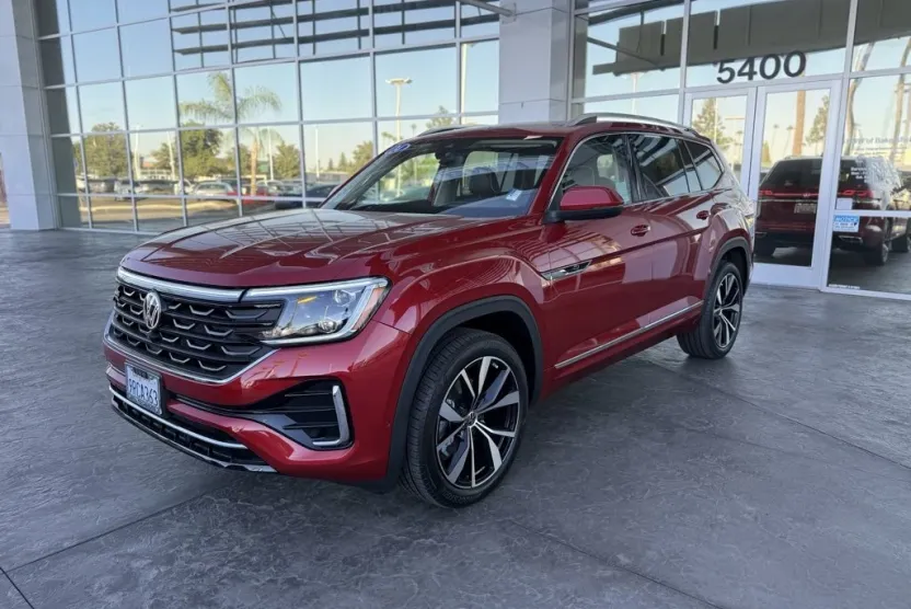 2024 Volkswagen Atlas SEL Premium R-Line photo 1