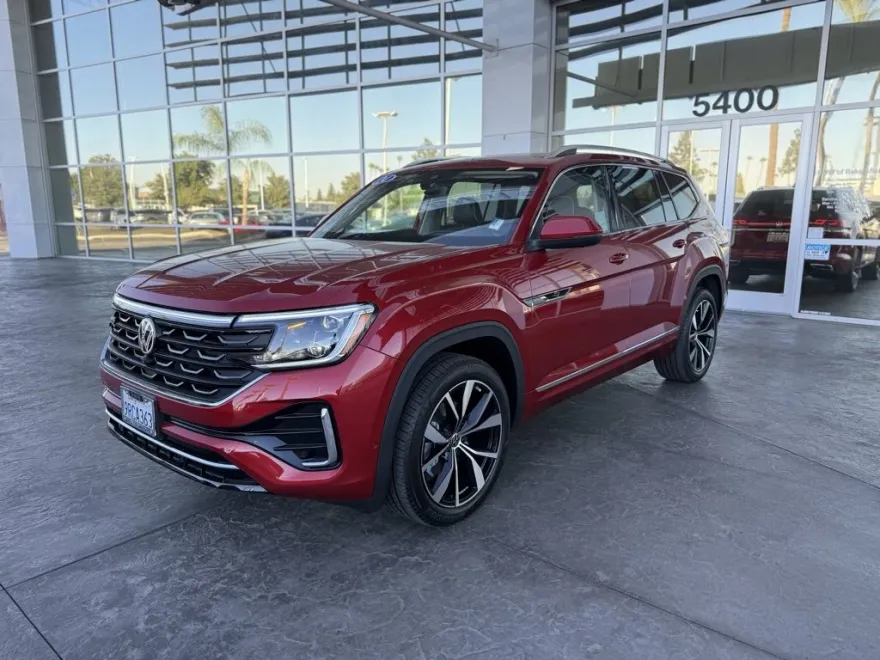 2024 Volkswagen Atlas SEL Premium R-Line photo 1