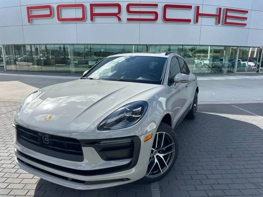 2025 Porsche Macan photo 1