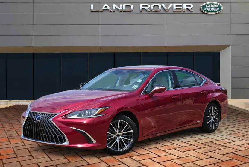 2022 Lexus ES 300h photo 1