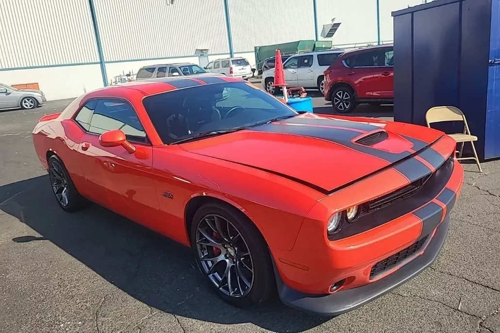 2017 Dodge Challenger SRT8 392 photo 1