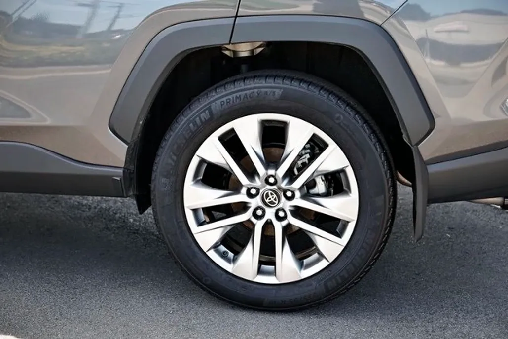 2025 Toyota RAV4 XLE Premium photo 1