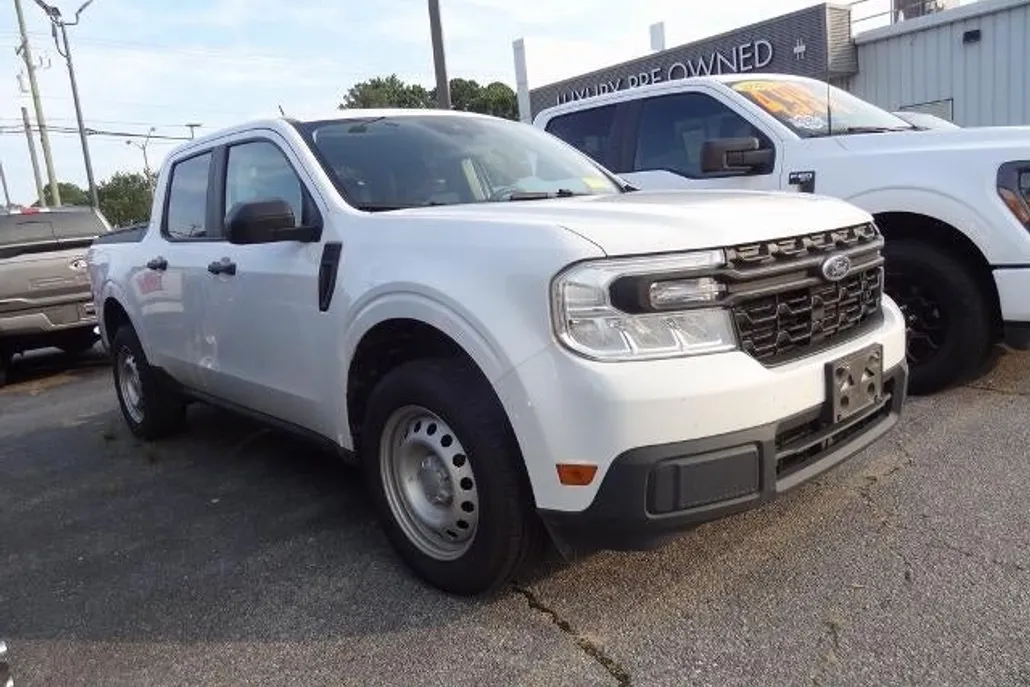 2023 Ford Maverick XL photo 1
