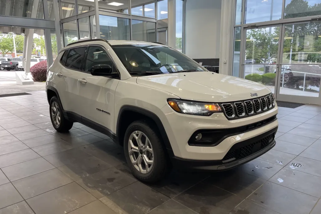 2025 Jeep Compass Latitude photo 1