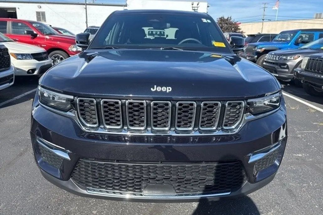 2024 Jeep Grand Cherokee Limited photo 1
