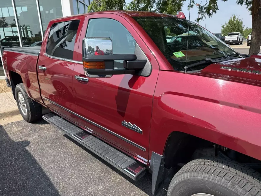 2015 Chevrolet Silverado 3500HD High Country photo 1