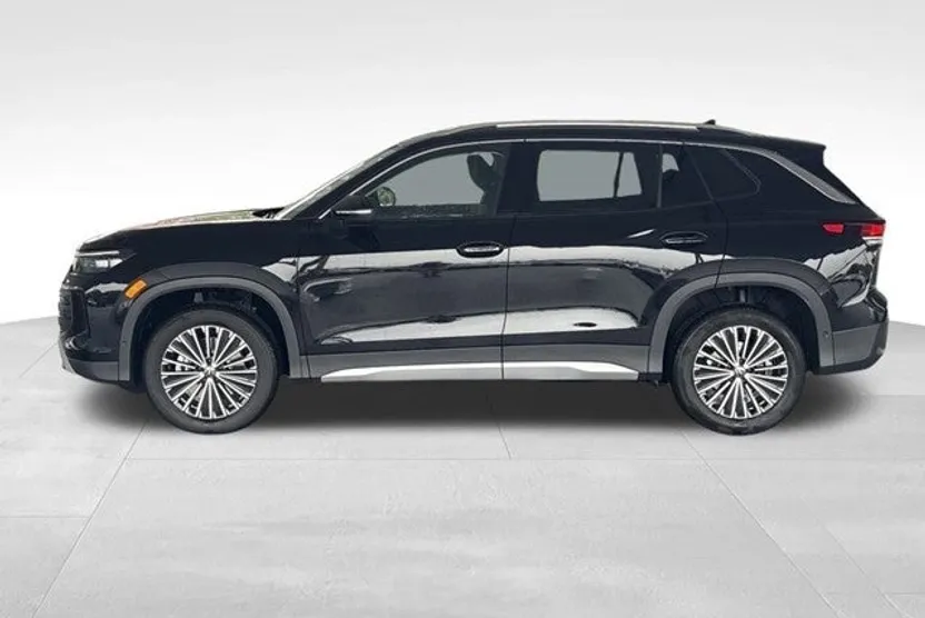 2025 Volkswagen Tiguan S photo 1