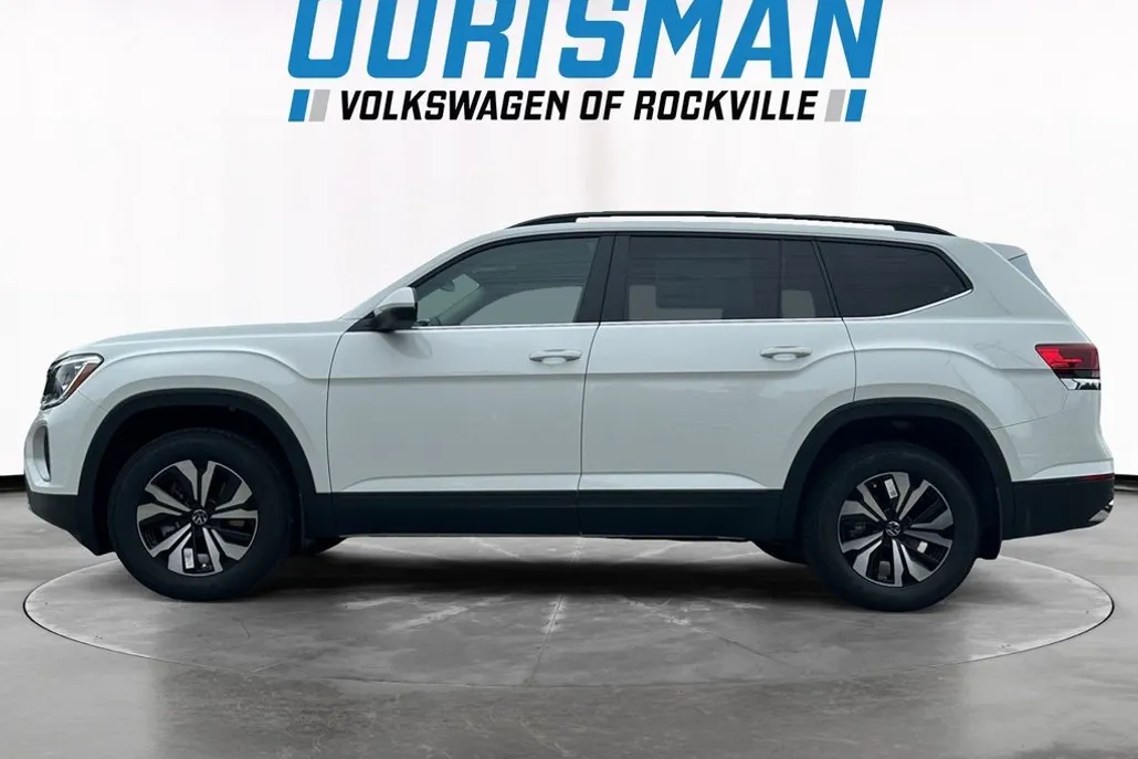 2025 Volkswagen Atlas SE photo 1