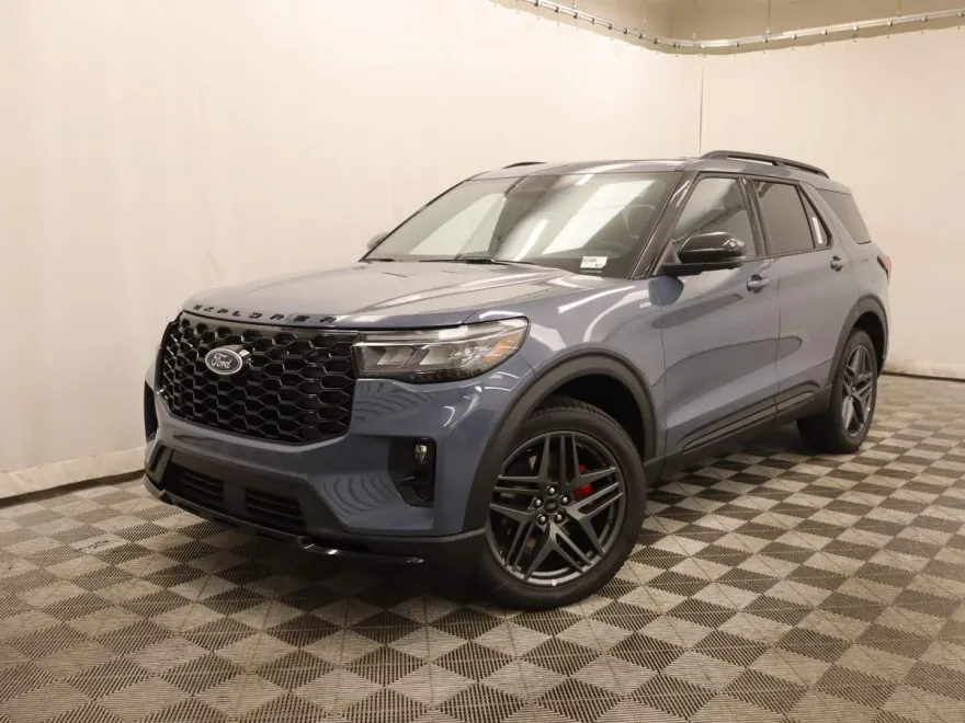 2025 Ford Explorer ST-Line photo 1