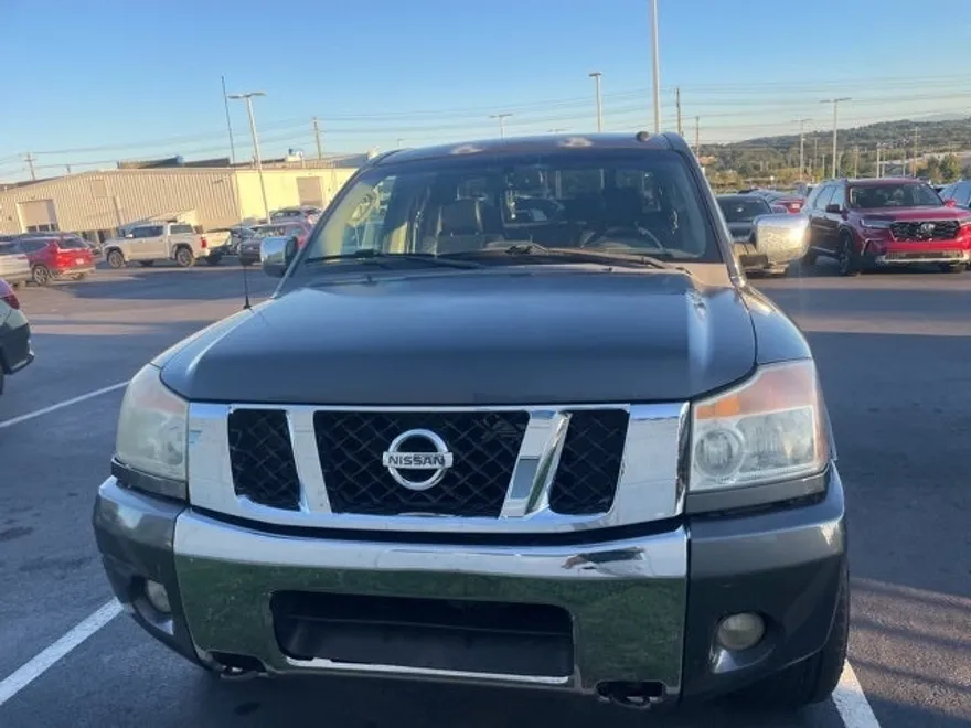 2008 Nissan Titan LE photo 1