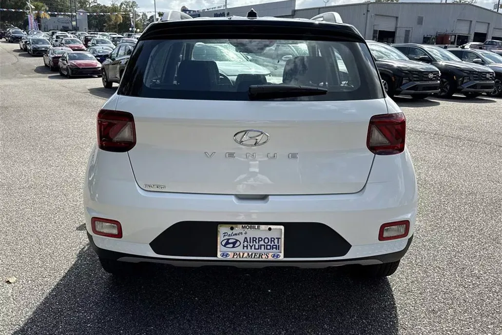 2026 Hyundai Venue SEL photo 1