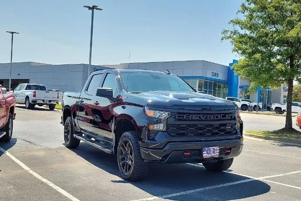 2024 Chevrolet Silverado 1500 Custom Trail Boss photo 1