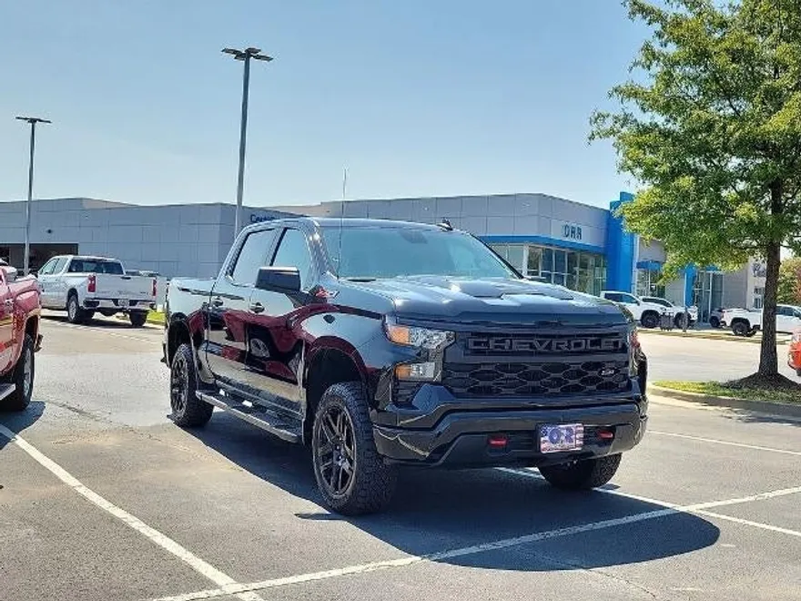 2024 Chevrolet Silverado 1500 Custom Trail Boss photo 1