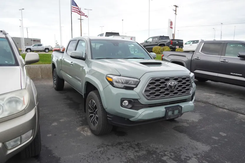 2023 Toyota Tacoma TRD Sport Double Cab photo 1
