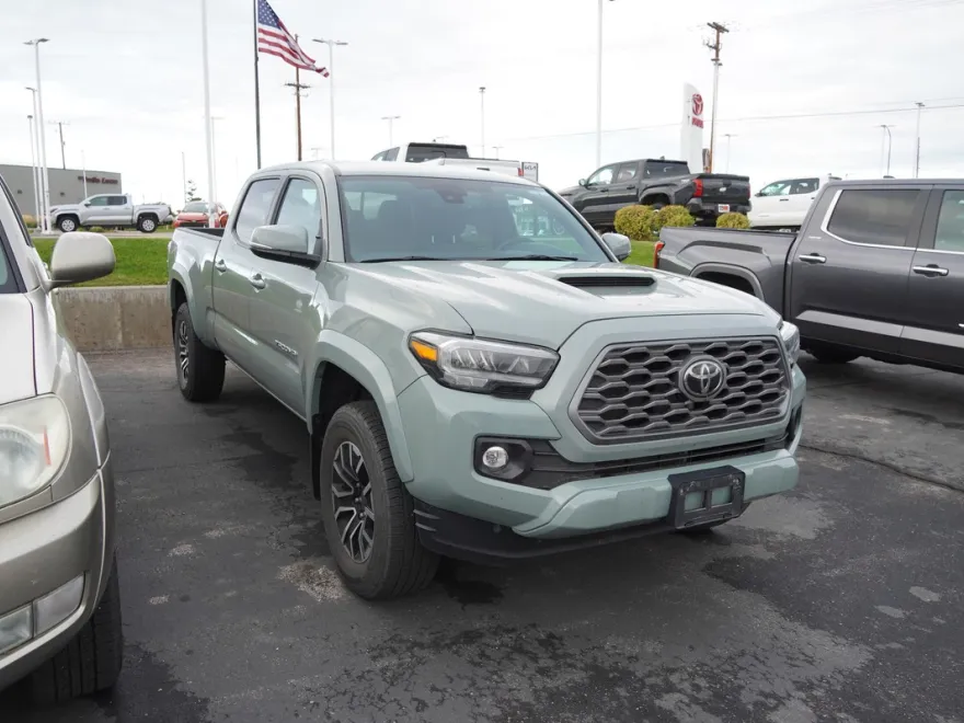 2023 Toyota Tacoma TRD Sport Double Cab photo 1