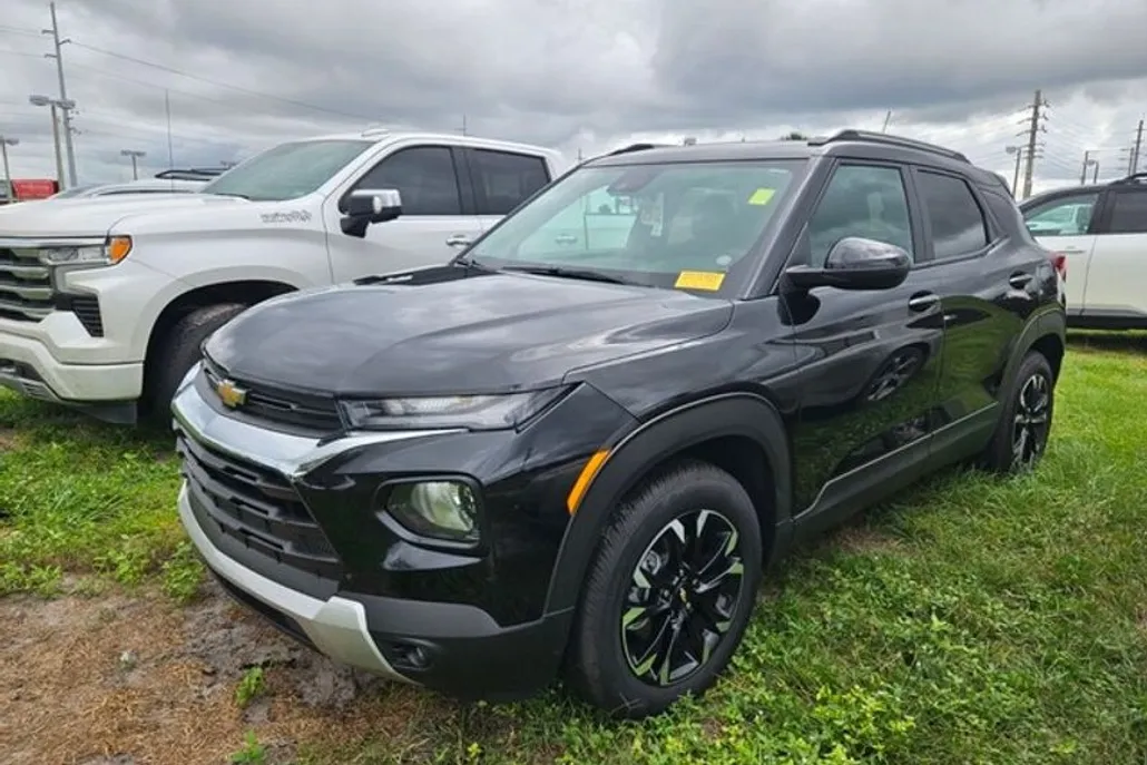 2023 Chevrolet Trailblazer LT photo 1