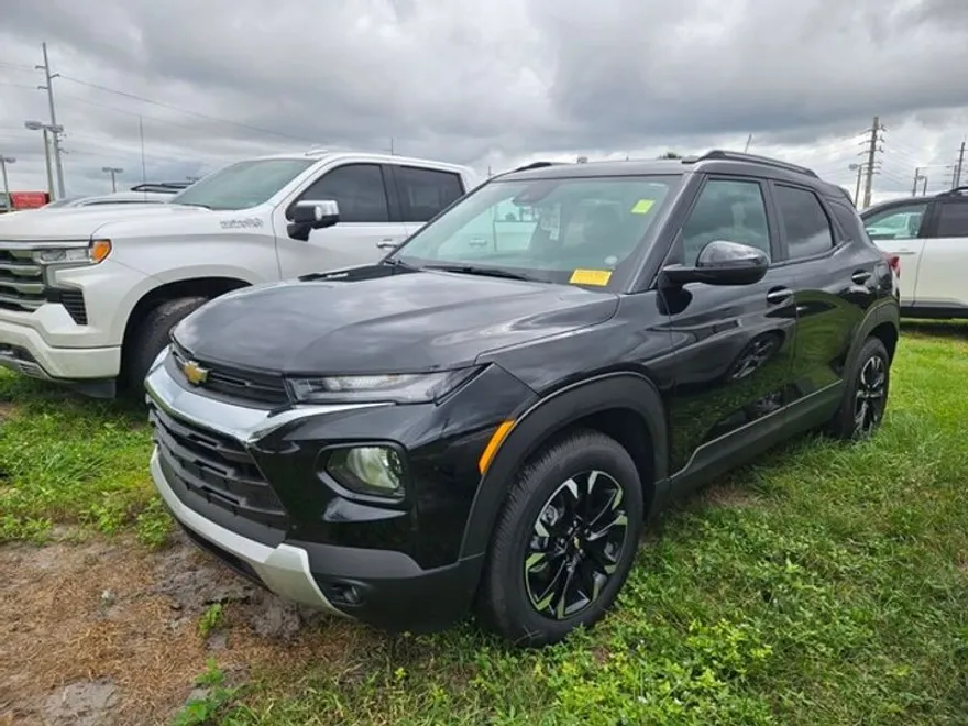 2023 Chevrolet Trailblazer LT photo 1