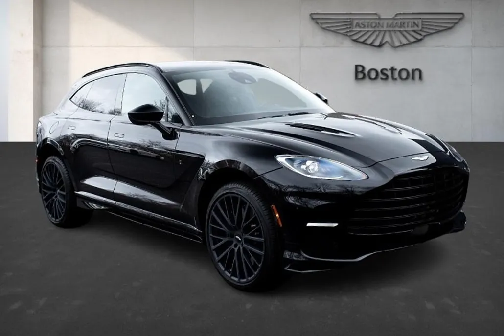 2024 Aston Martin DBX photo 1