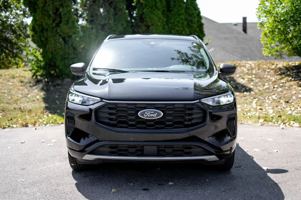 2023 Ford Escape ST-Line photo 1