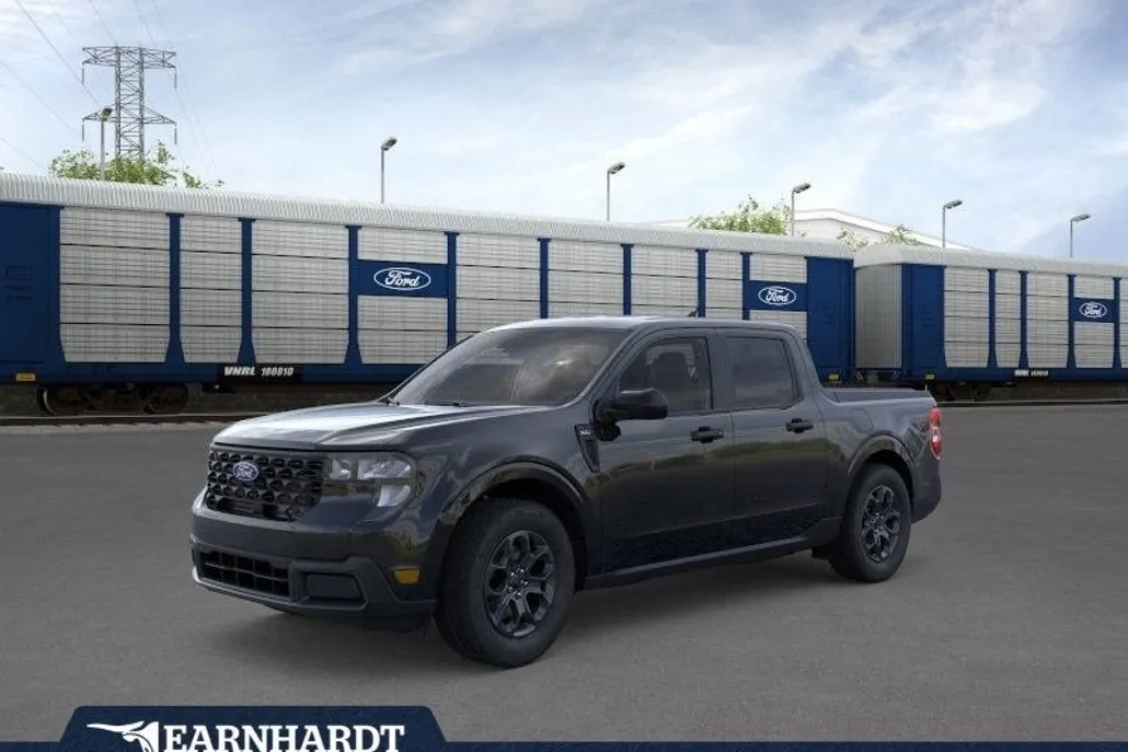 2025 Ford Maverick XLT photo 1