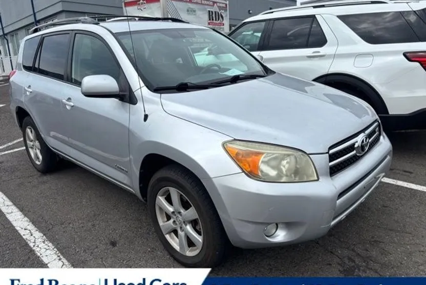 2007 Toyota RAV4 Limited photo 1