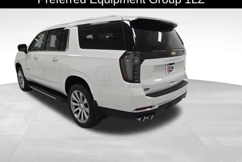 2025 Chevrolet Suburban Premier photo 1