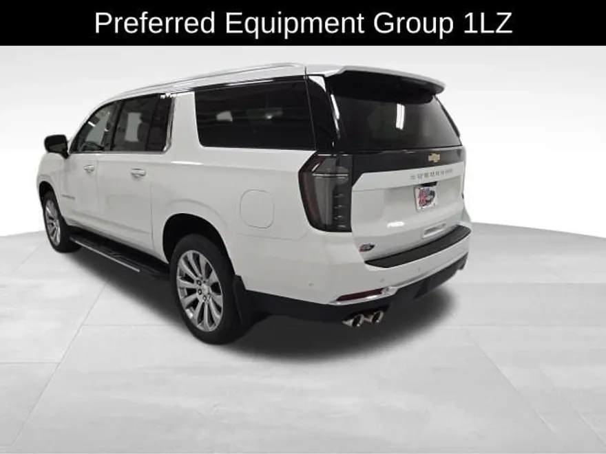 2025 Chevrolet Suburban Premier photo 1